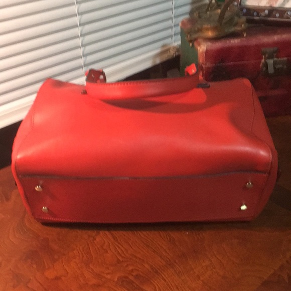 BCBG Carryall Bowler Bag - Picture 4 of 8